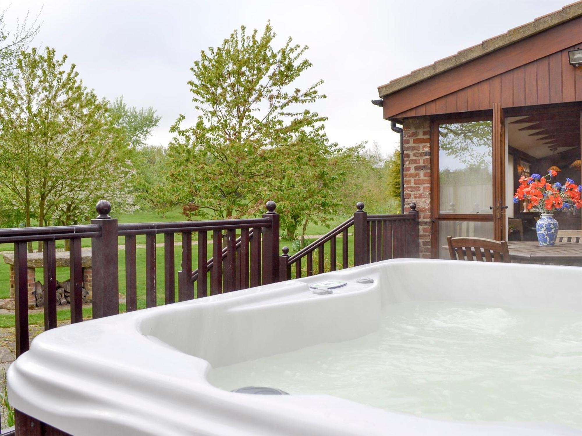 Walled Garden Lodge Ryehill エクステリア 写真