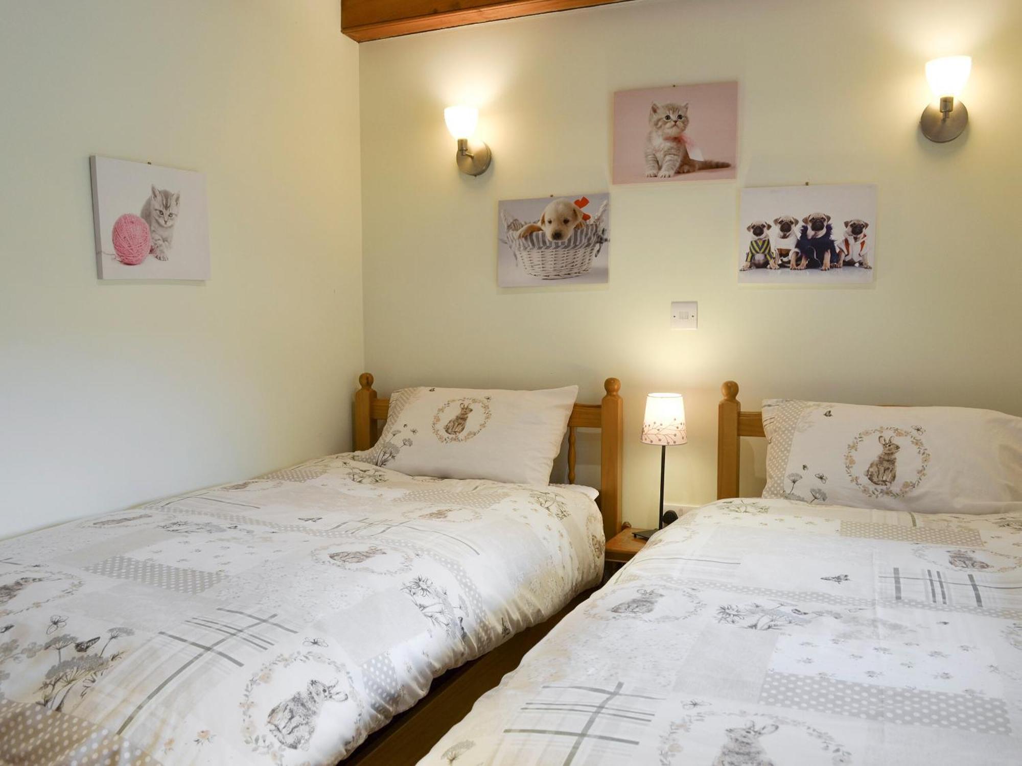 Walled Garden Lodge Ryehill エクステリア 写真